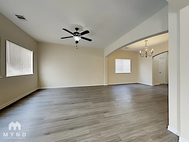 21818 Grassy Hill Ln — Photo 2