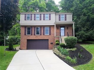 1082 Glen Oak Dr, Bethel Park, PA 15102