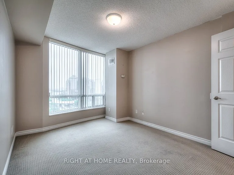 61 Town Centre Ct #1106 — Photo 9