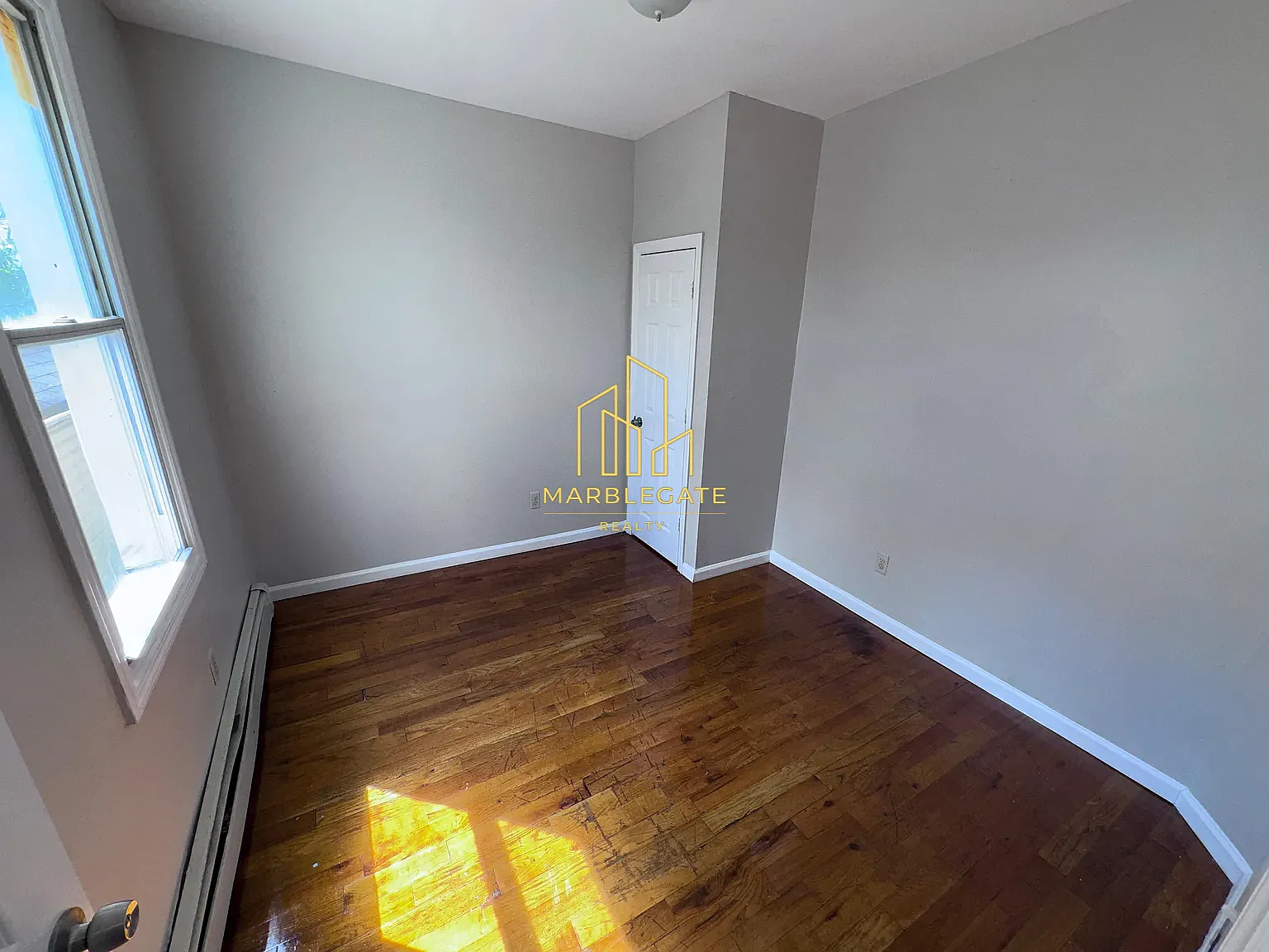 3 bed, 1050 sqft, $1,800 — Photo 3