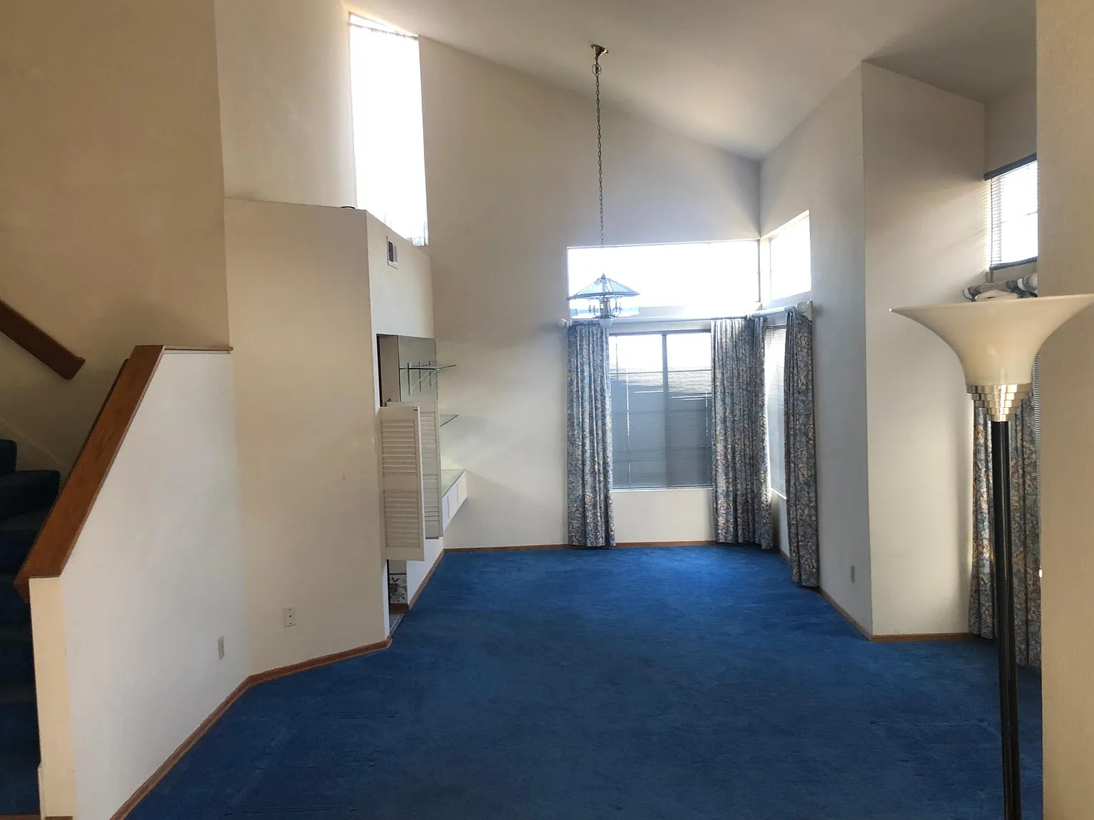 5 bed, 3.5 bath, 2760 sqft, $4,650 — Photo 3