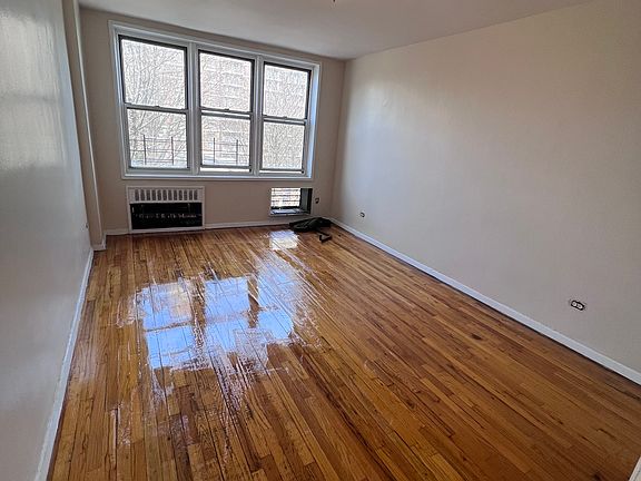 4th image of 388 Richmond Ter APT 7F