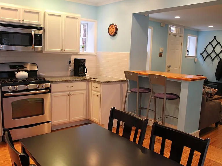321 S Iseminger St — Photo 5