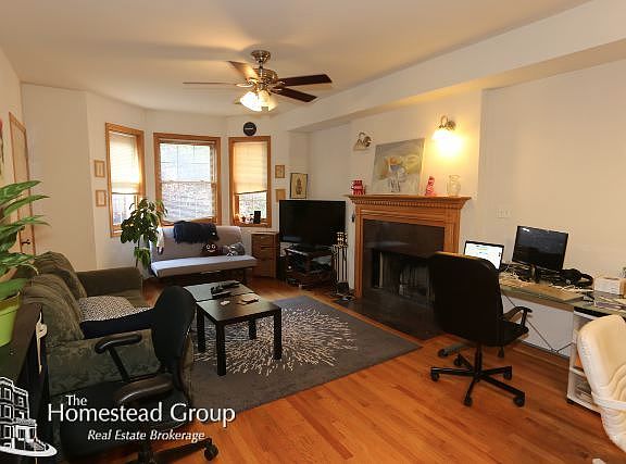 5th image of 930 W Leland Ave #_two