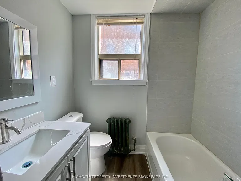 34 Erlesmere Ave #3 — Photo 11