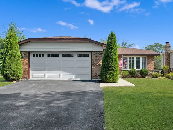 8840 Leslie Dr, Orland Hills, IL 60487