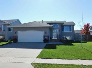 7417 W 51st St, Sioux Falls, SD 57106