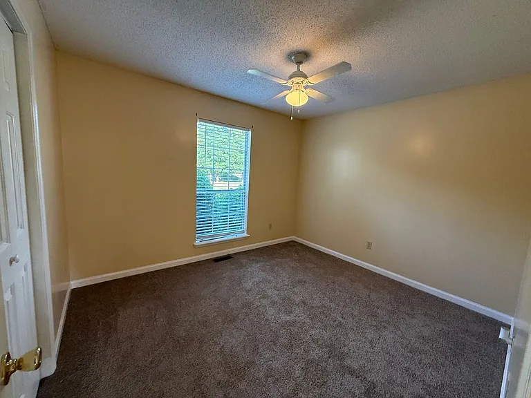 314 Beverly St — Photo 10