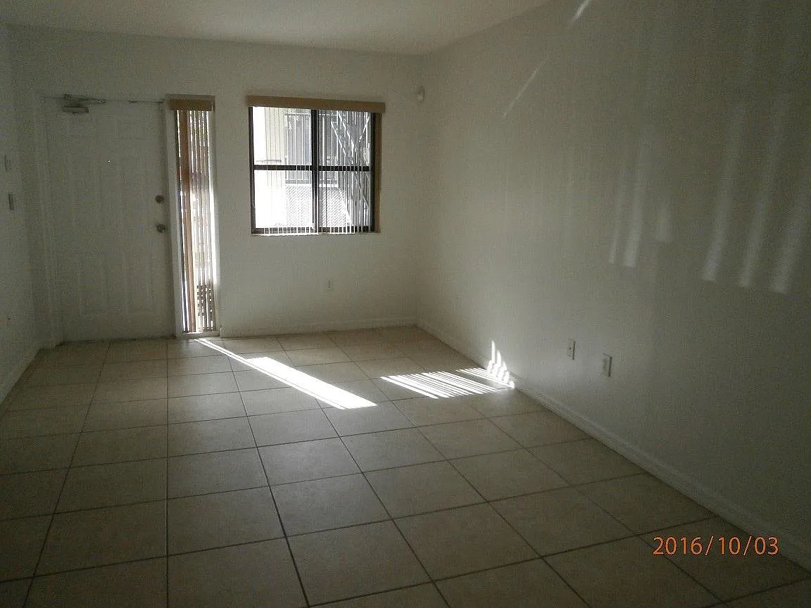 2 bed, 817 sqft, $2,000 — Photo 3