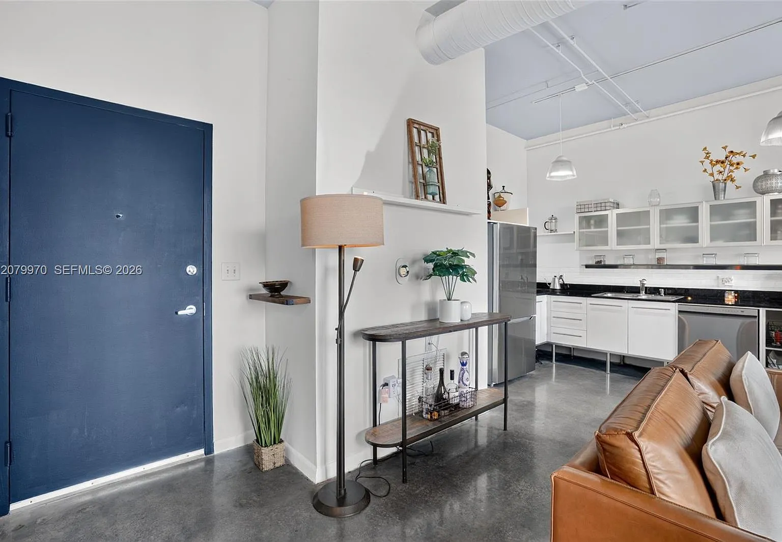 Neo Condo — Photo 3