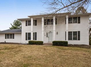 5056 Coachman Rd, Bettendorf, IA 52722