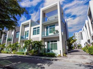 231 Cosmopolitan Ct, Sarasota, FL 34236