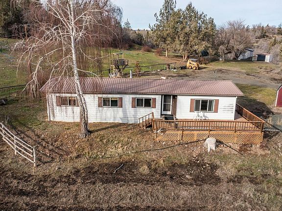 3rd image of 220 School House Dr