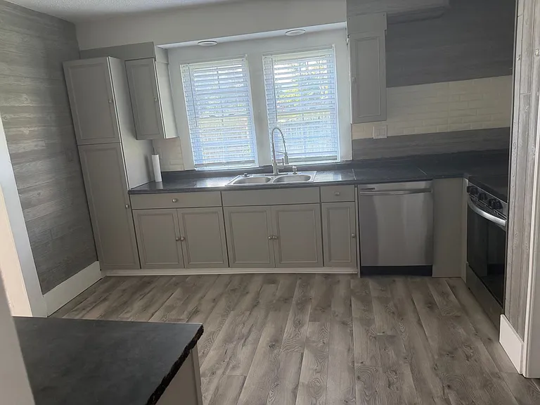 103 Harrison St — Photo 3
