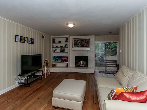 4th image of 1306 E Rolling Oaks Dr