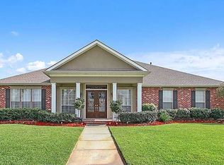 2 Wedgwood Ct, Harvey, LA 70058