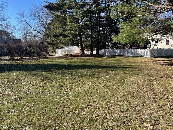 4th image of 382 Gresham Dr