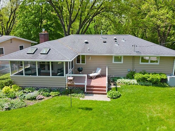 2nd image of 109 N Kenosha Dr