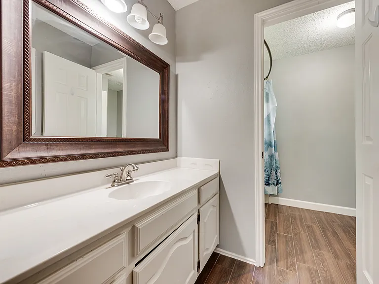 2912 Shadow Oak Ct — Photo 27