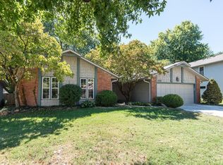 1418 W Riverside St, Springfield, MO 65807