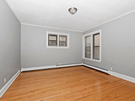 4th image of 7839 S Phillips Ave #3N
