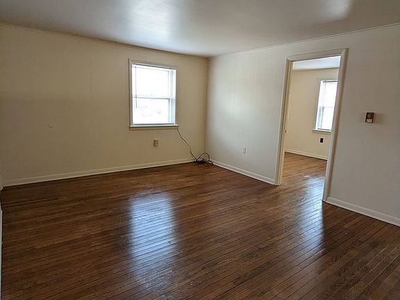2nd image of 106 E Washington St #200-3