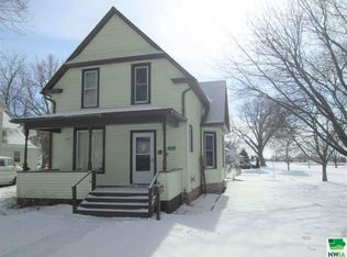 802 11th St, Sheldon, IA 51201