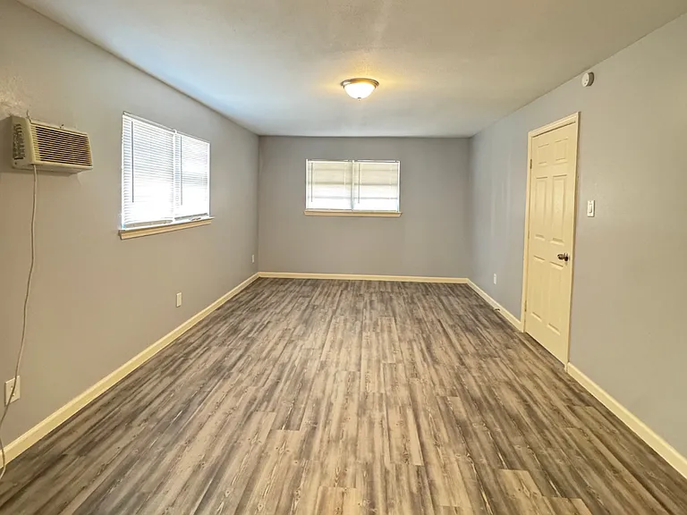 3270 Christopher St — Photo 6