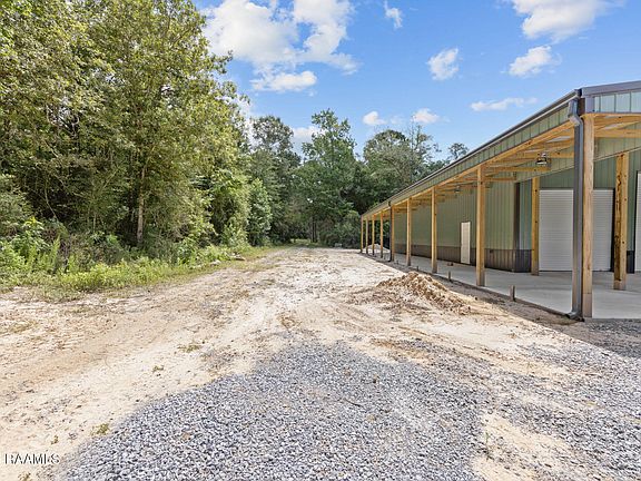 4th image of 301 Crabapple Rd
