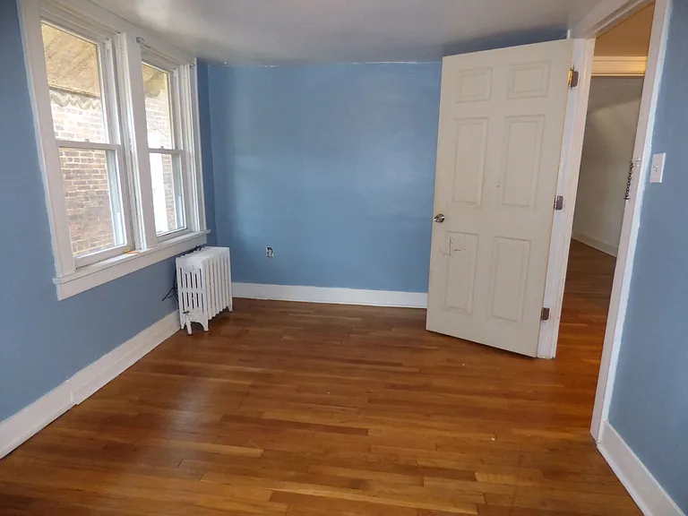 2010 Sarah St #2 — Photo 18