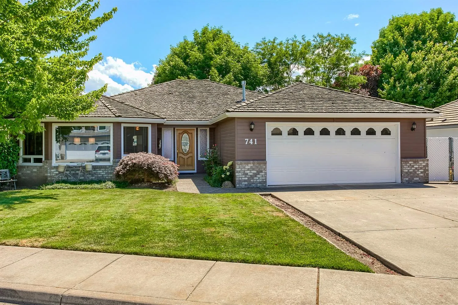 741 Annalee Dr photo 1