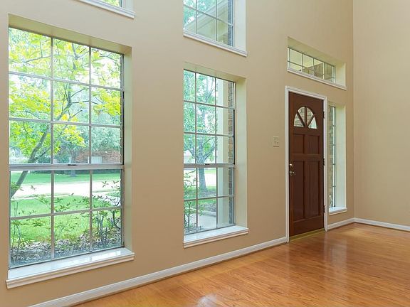 3rd image of 4207 Amersham Way
