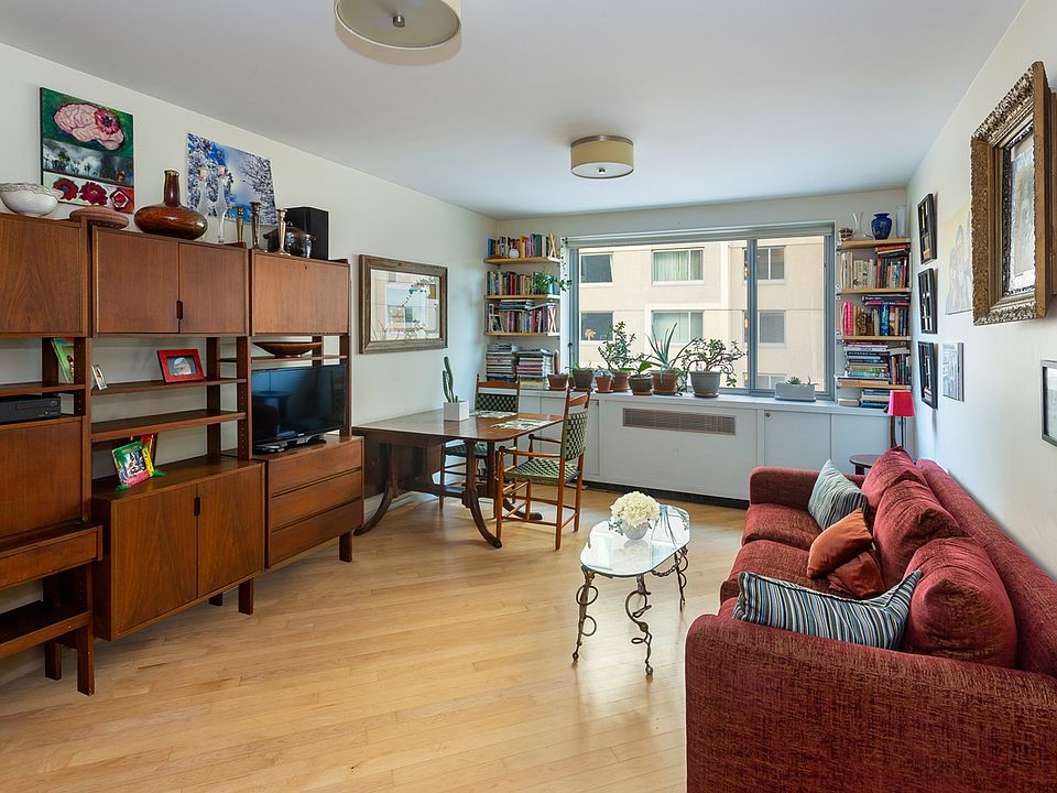 1st image of 40 W 116th St APT A402