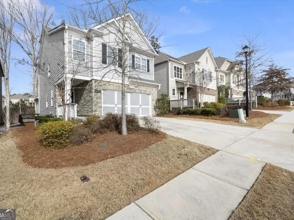 6379 Crosscreek Ln, Flowery Branch, GA 30542