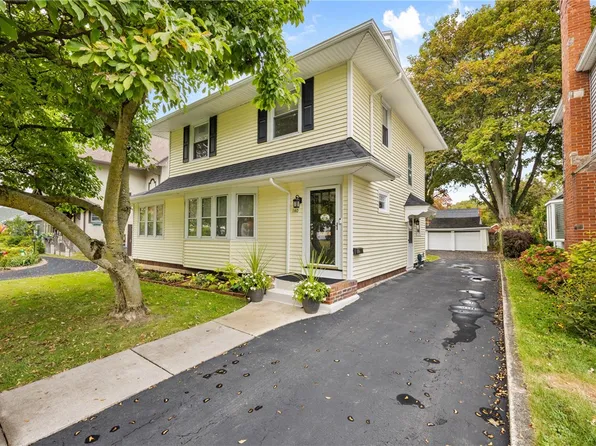 140 Long Acre Rd, Rochester, NY 14621
