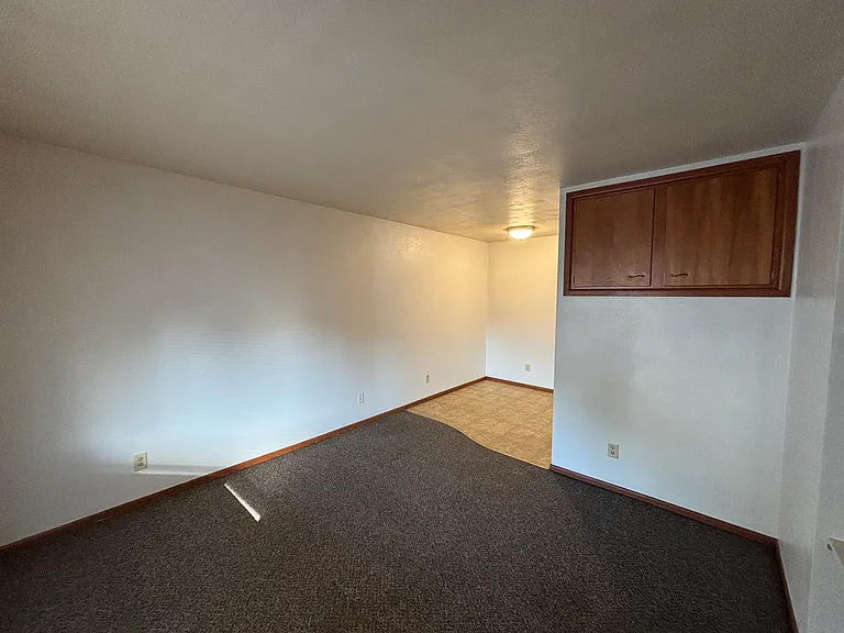 Ellis Apartments — Photo 5