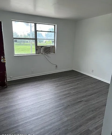 1729 Logan St W #3 — Photo 1