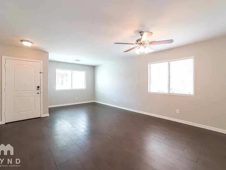 10238 W Hess St — Photo 5