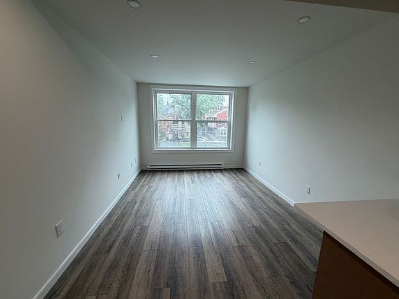 3rd image of 431 N Cherry St