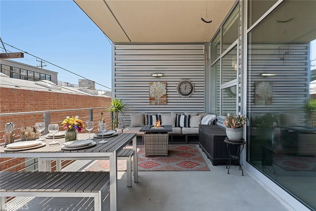 Building Photo - 4080 Glencoe Ave #222
