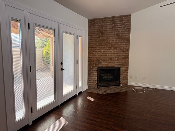 3rd image of 4226 N 22nd St Unit 21