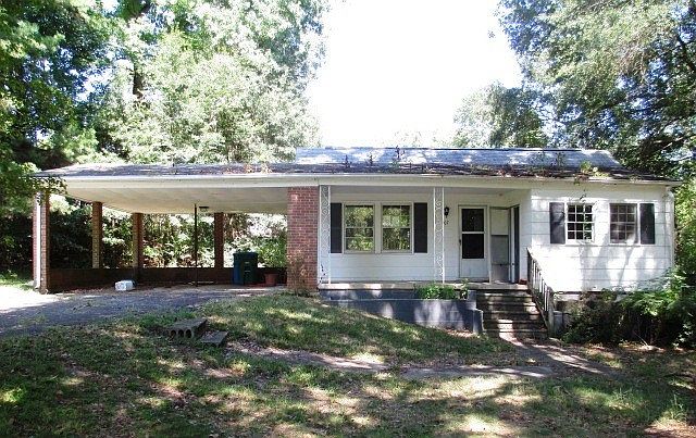 1st image of 107 E Lee Ave