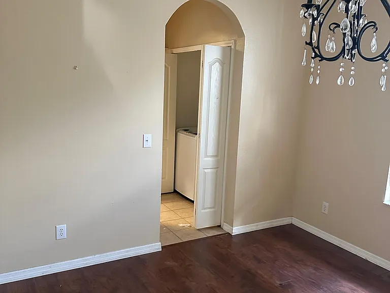 8417 Canterbury Lake Blvd — Photo 10