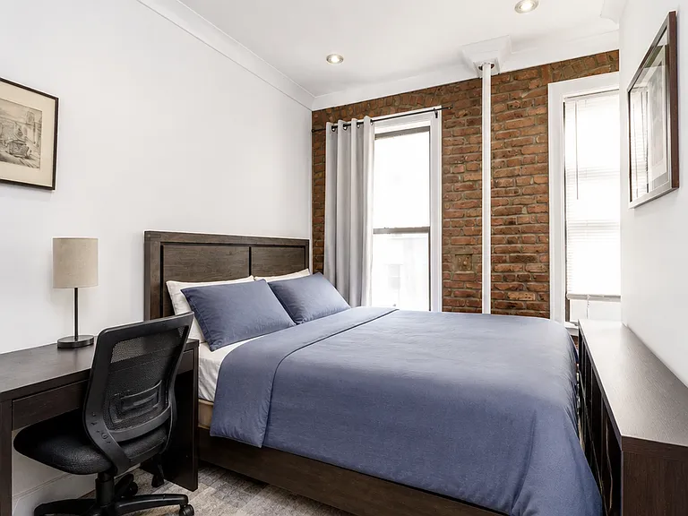 106 W 13th St #17 — Photo 4