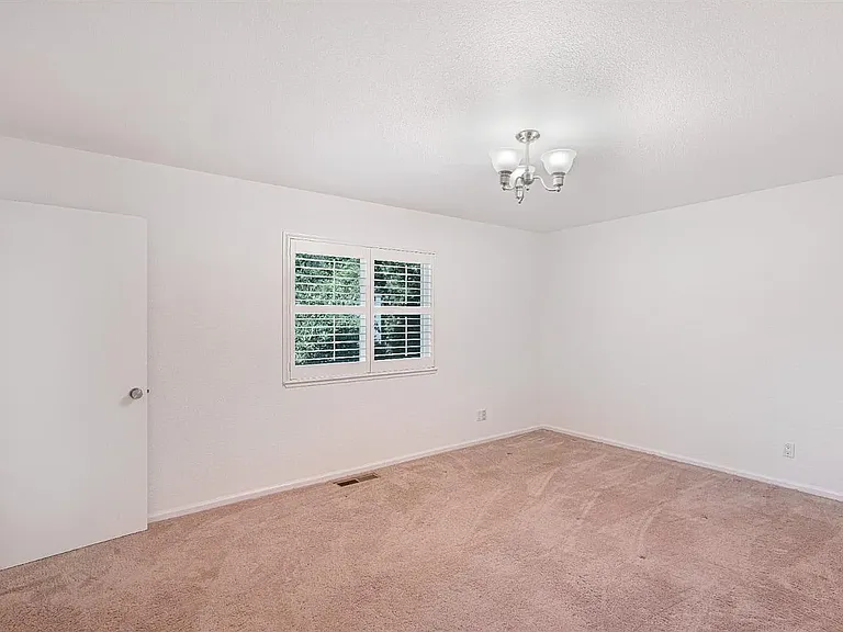 1323 Prentice Dr — Photo 13