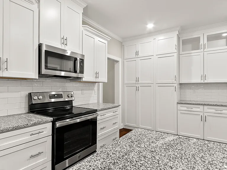 4200 Churchill Ln — Photo 23