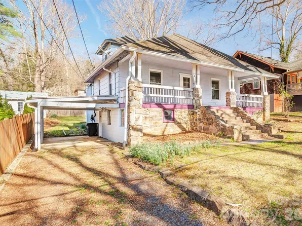 6 Alexander St, Black Mountain, NC 28711