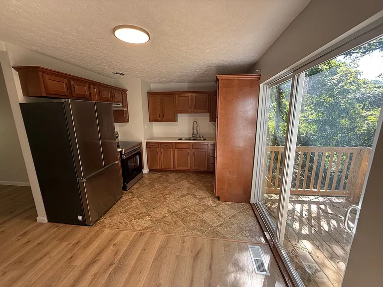 645 Westview Ave — Photo 4