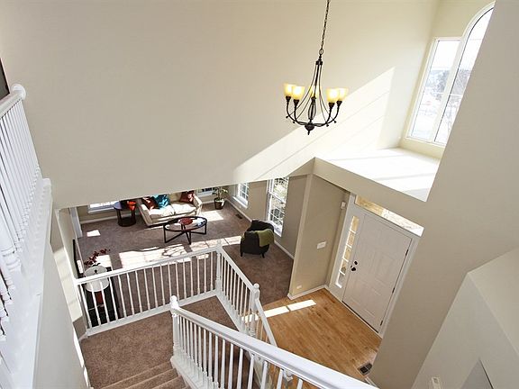 3rd image of 1467 Saddleridge Pl