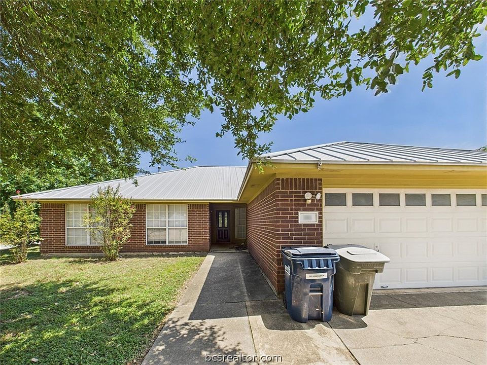 1st image of 301 Rosemary Ln